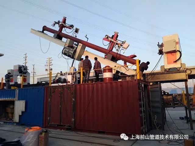  变位式平焊法兰组对焊接机